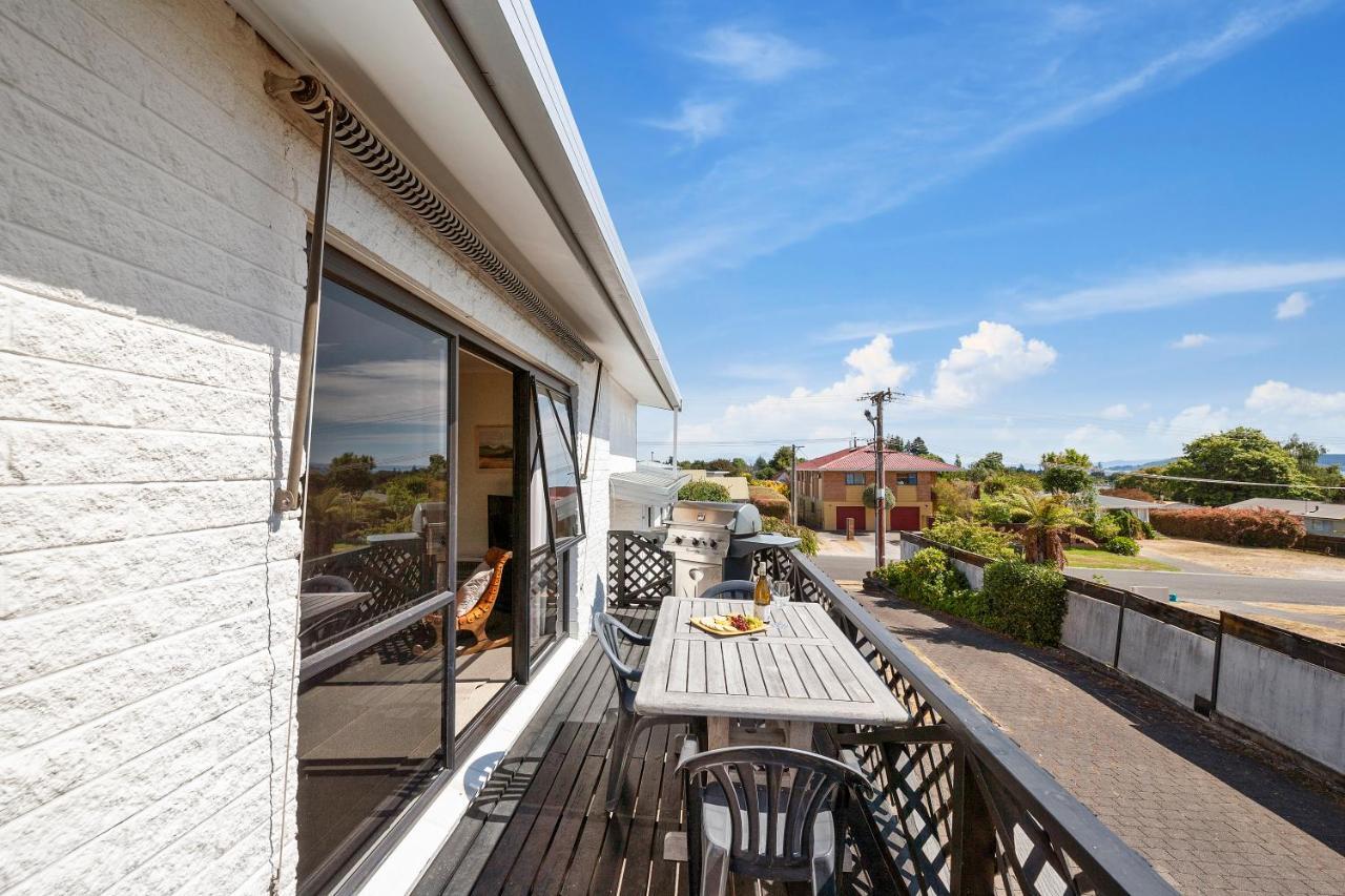 Lake Vista At Two Mile Bay- Taupo Central Home Bagian luar foto