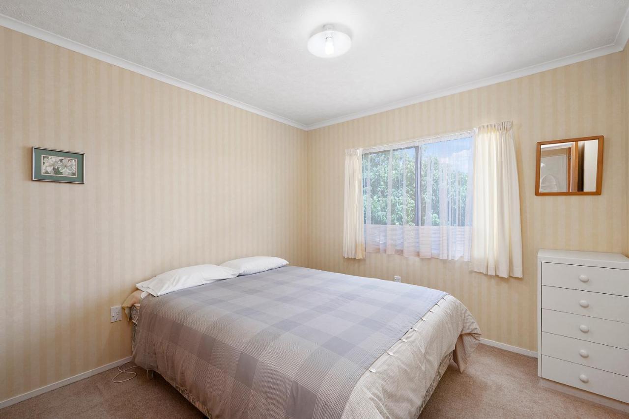 Lake Vista At Two Mile Bay- Taupo Central Home Bagian luar foto